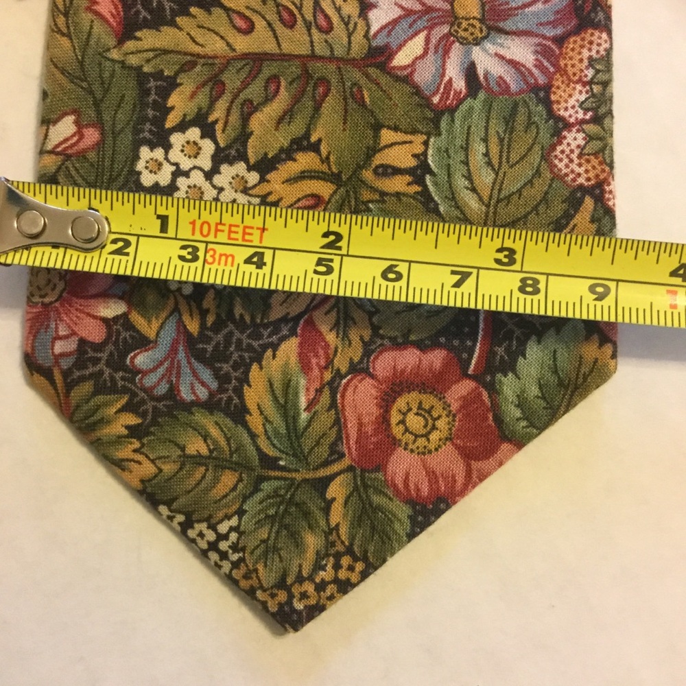 TANGO by Max Raab floral/tropical 58” necktie. 100% cotton. - Picture 6 of 6